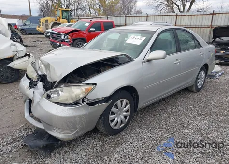 2006 Toyota Camry Le z USA, uszkodzony, nr VIN 4T1BE32K86U139137